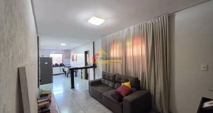 Casa com 3 quartos à venda na Nossa Senhora das Graças, Divinópolis 