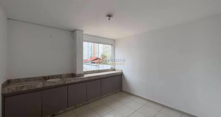 Casa Comercial para aluguel, 2 vagas, Centro - Divinópolis/MG