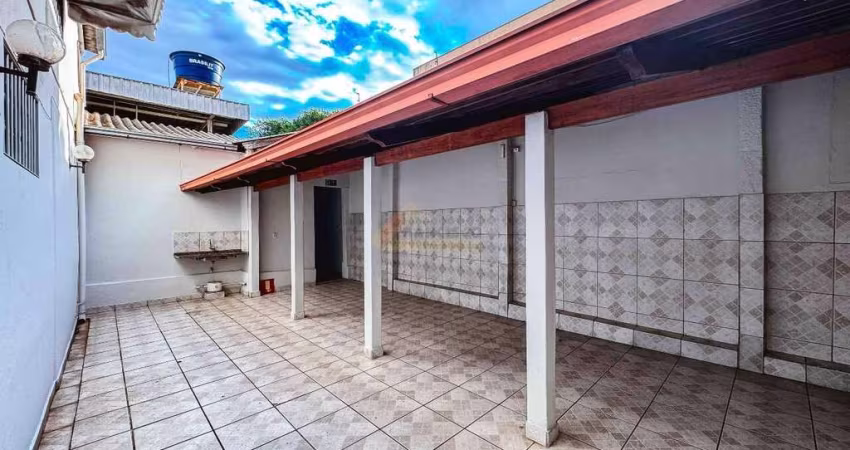 Casa Comercial para aluguel, 3 quartos, 1 suíte, 1 vaga, Centro - Divinópolis/MG