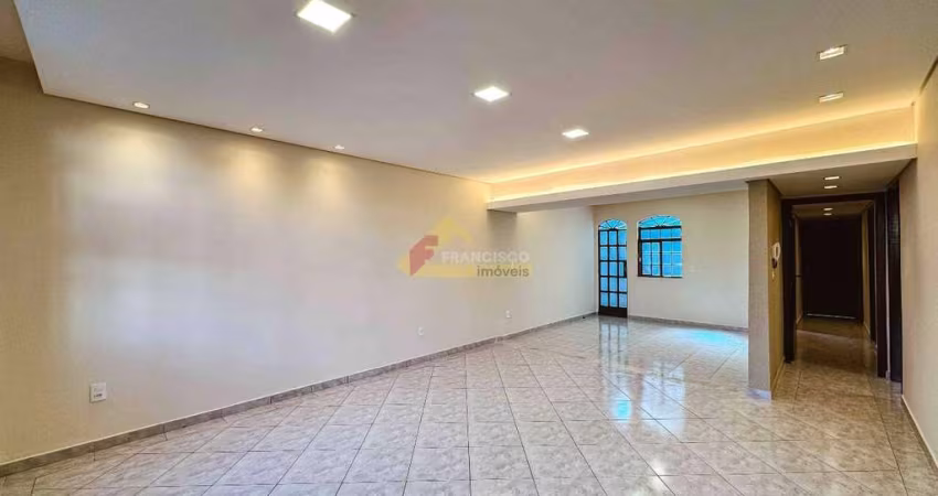 Casa para aluguel, 3 quartos, 1 suíte, 1 vaga, Planalto - Divinópolis/MG