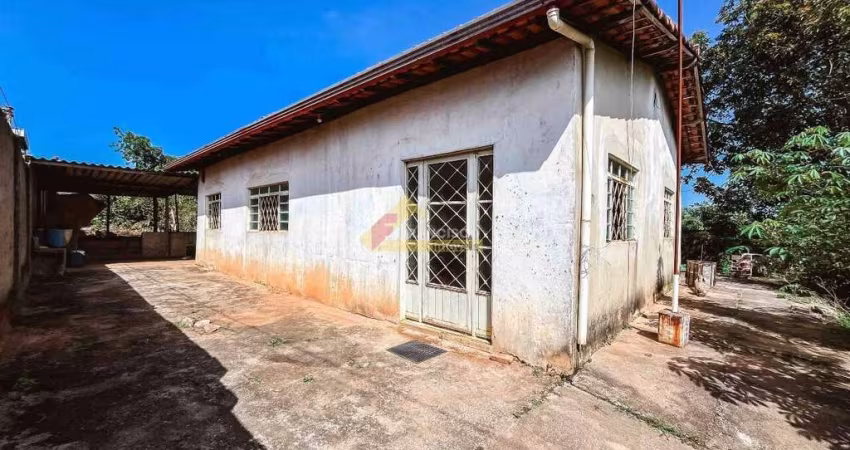 Casa localizada no bairro João Paulo II