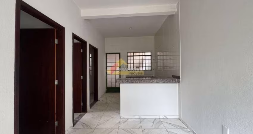 Casa para aluguel, 2 quartos, Maria Helena - Divinópolis/MG