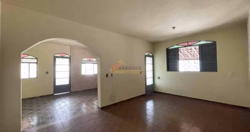Casa para aluguel, 2 quartos, 2 vagas, Danilo Passos - Divinópolis/MG