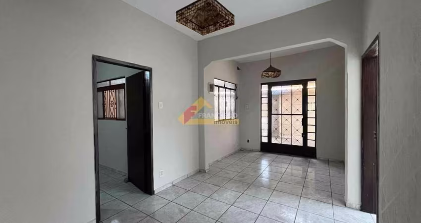 Casa localizada no bairro Interlagos