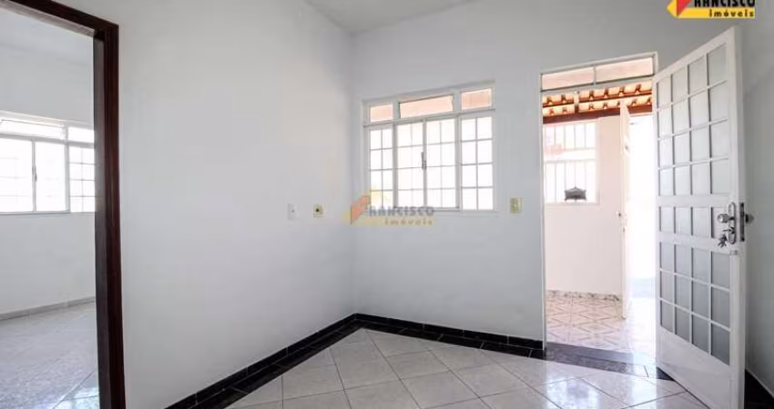 Casa para aluguel, 3 quartos, 2 vagas, Belvedere - Divinópolis/MG