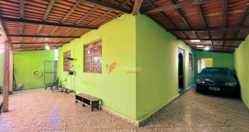 Casa localizada em Ermida