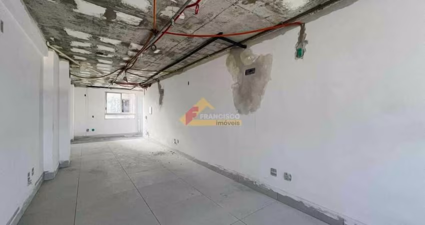 Sala comercial localizada no Centro