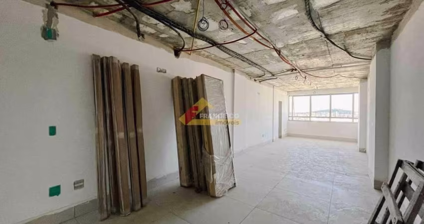 Sala comercial localizada no Centro