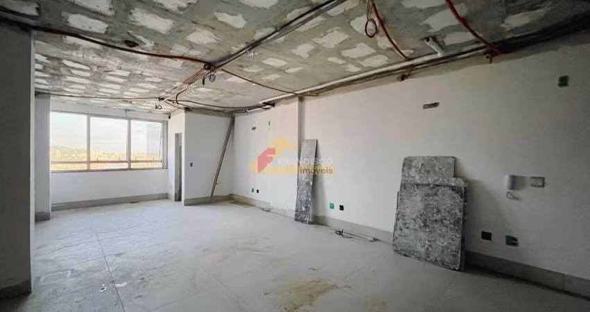 Sala comercial localizada no Centro