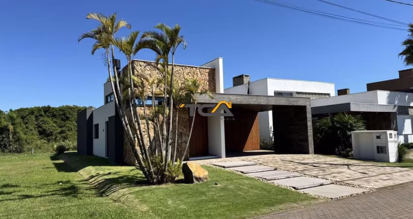 Casa Exuberante Térrea no Reserva das Águas