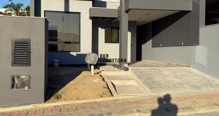Casa para Venda em Guabiruba, CENTRO, 3 dormitórios, 1 suíte, 2 banheiros, 2 vagas