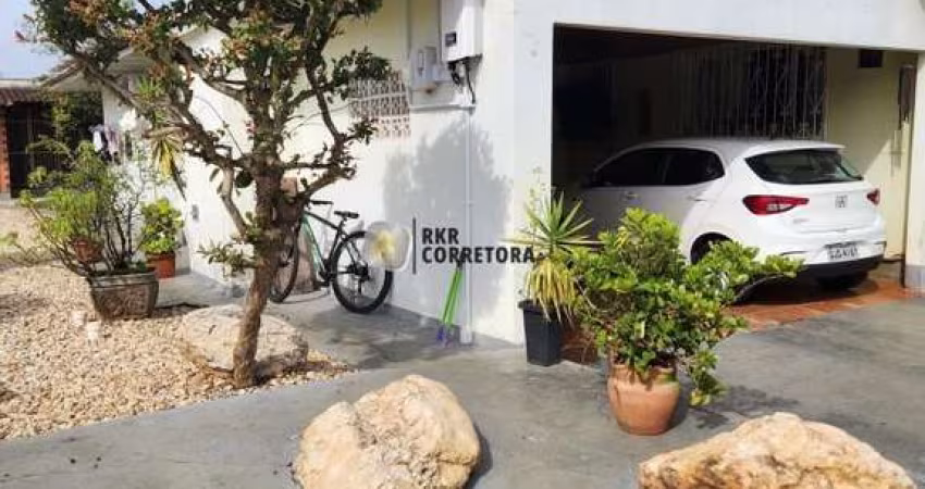 Casa para Venda em Brusque, Jardim Maluche, 4 dormitórios, 3 banheiros, 1 vaga