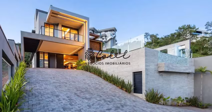 Casa sobrado mobiliada com 8 suítes, 548m² à venda por r$ 5.500.000,00 - escarpas do lago, capitólio/mg