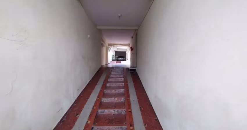 Excelente oportunidade, casa  2 dormitórios- 6 vagas de garagem