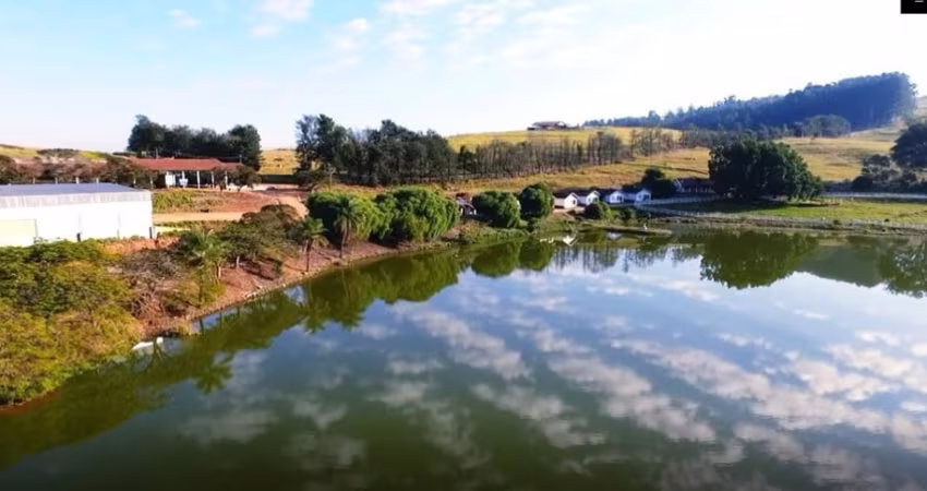 Maravilhosa Fazenda em Vargem Grande do Sul - SP