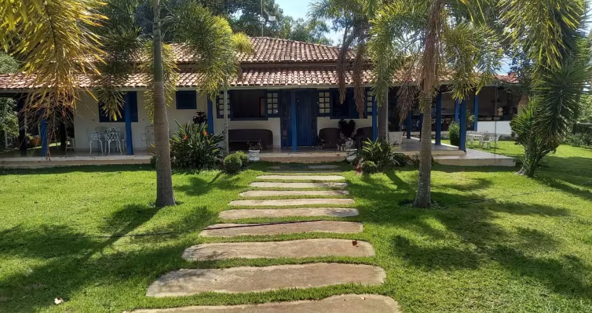 Maravilhosa fazenda em fortuna de minas. para pessoas exigentes.