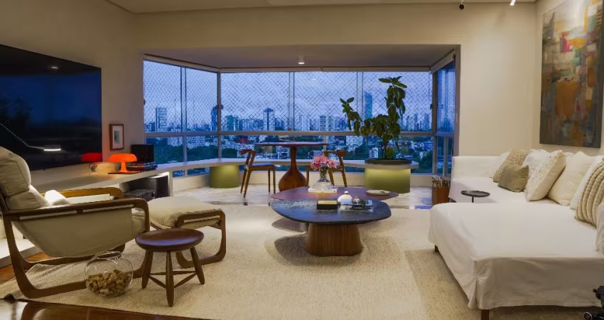 Apartamento Decorado com Vista Mar em São Lázaro – 175m², 3 Quartos (2 Suítes), Gabinete e 2 Vagas