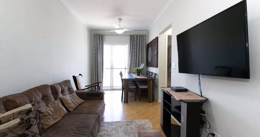 APARTAMENTO DE 55,30m² Á VENDA NA VILA MATILDE, COM SACADA, UMA VAGA DE GARAGEM, À 750m DA ESTAÇÃO