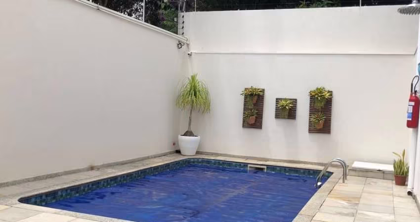 SOBRADO DE 151m² À VENDA  EM CONDOMÍNIO DE EXCELENTE  PADRÃO, EM TRAVESSA DA AV AMADOR BUENO DA VEI