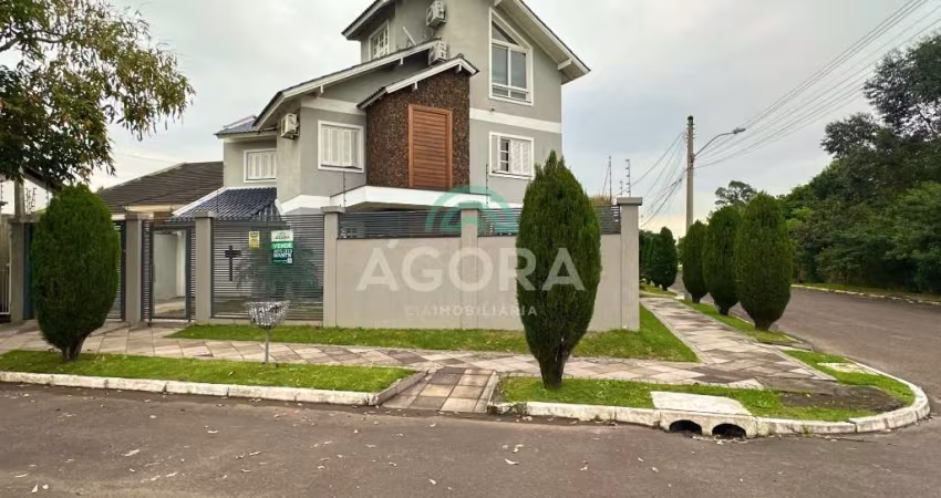 Belíssimo Sobrado com 3 (três) dormitórios mobiliado, localizado no bairro Bela Vista.