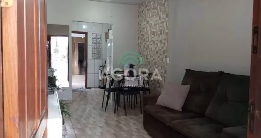Casa térrea de 75m² com 2 (dois) dormitórios, localizada no bairro São José em Canoas.