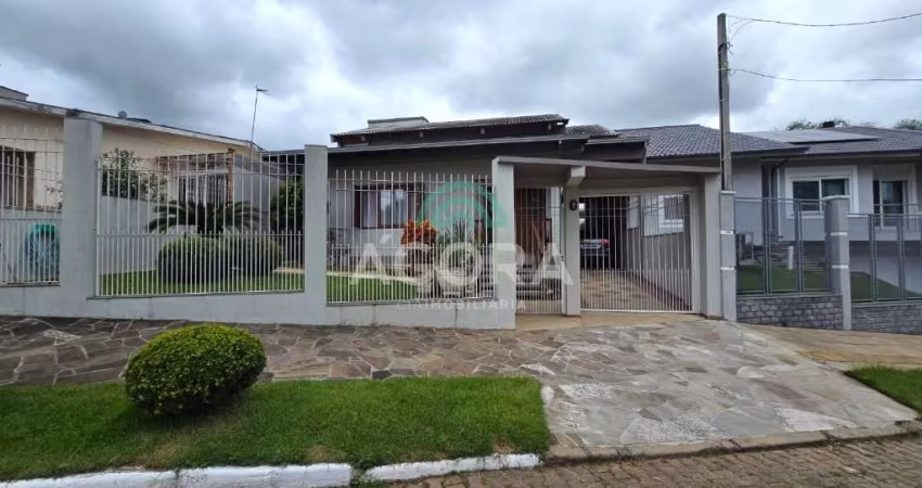Casa térrea com 3 (três) dormitórios, sendo 2 (duas) suítes, localizada no bairro Igara em Canoas.