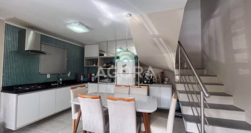 Lindo sobrado de 108,00m² e com 3 (três) dormitórios, localizado no bairro Igara.