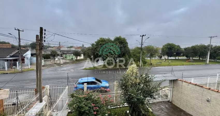 Excelente sobrado com 4 (quatro) dormitórios, localizado no bairro Estância Velha.