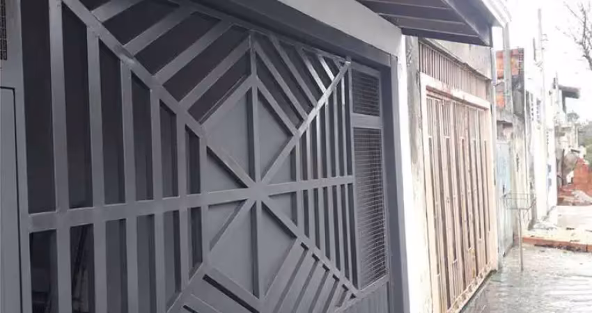 Casa 3 Dormitórios - Cajuru