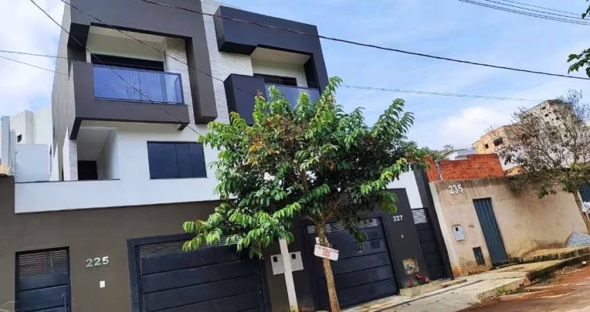 Casa à venda em Conselheiro Lafaiete-MG, São Lucas. 3 quartos, 1 suíte, 1 sala, 3 banheiros, 2 vagas, 125m².