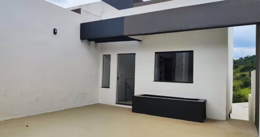 Casa à venda: 2 quartos, 1 suíte, 1 sala, 2 banheiros, 2 vagas, 88m²