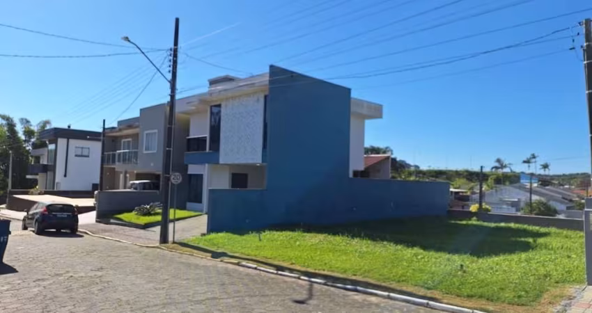 Terreno à venda em Balneário Piçarras em Condomínio Fechado