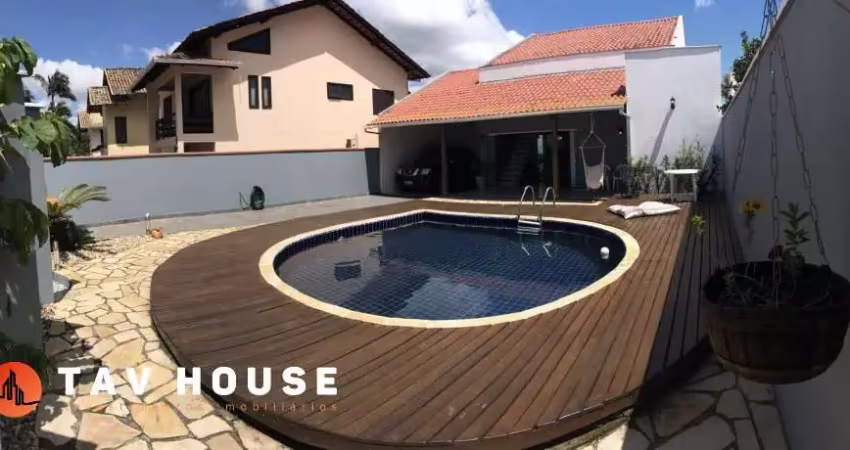 CASA EM PIÇARRAS, A 400 METROS DO MAR
