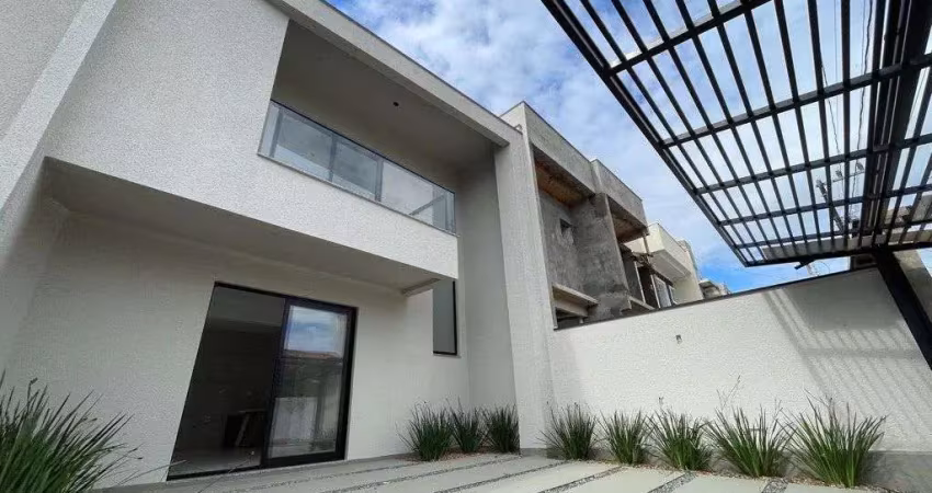 Casa à venda em balneário piçarras duplex com piscina à 350 metros do mar