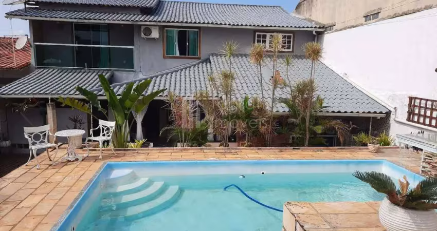 Casa à venda no bairro Coqueiral em Araruama/RJ