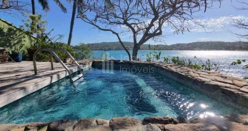 Casa à venda no bairro Ferradura em Armação dos Búzios/RJ