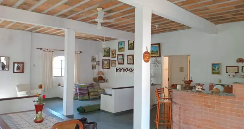 Casa com 2 Quartos para Aluguel no bairro Coqueiral - Araruama