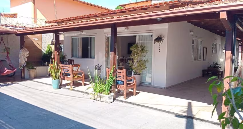 Casa  3 quartos e duas kitnetes Novo Rio Das Ostras