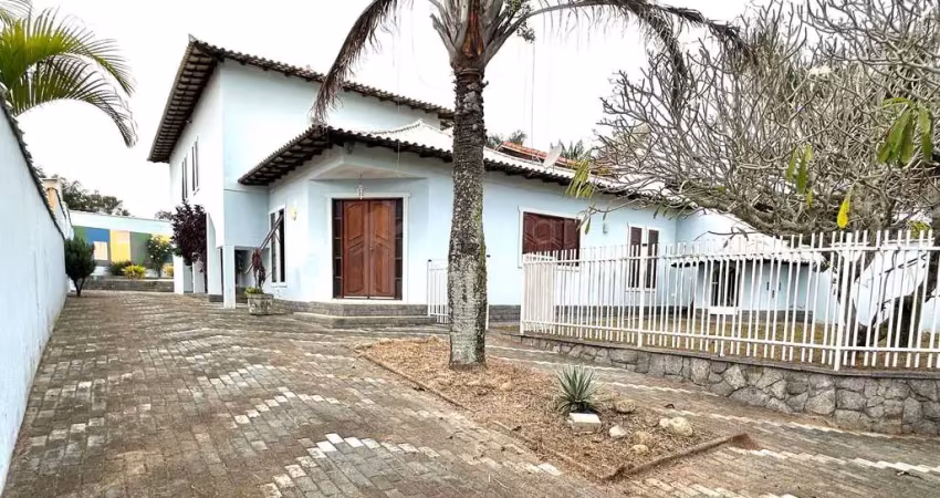 Casa com 3 quartos à venda na Vila Capri, Araruama 