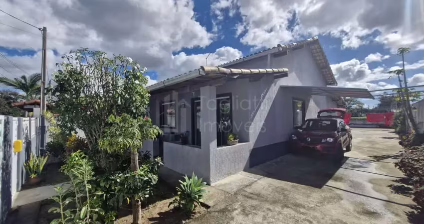 Barão de monte belo - charmosa casa linear em condomínio com lazer completo e segurança 24 horas!