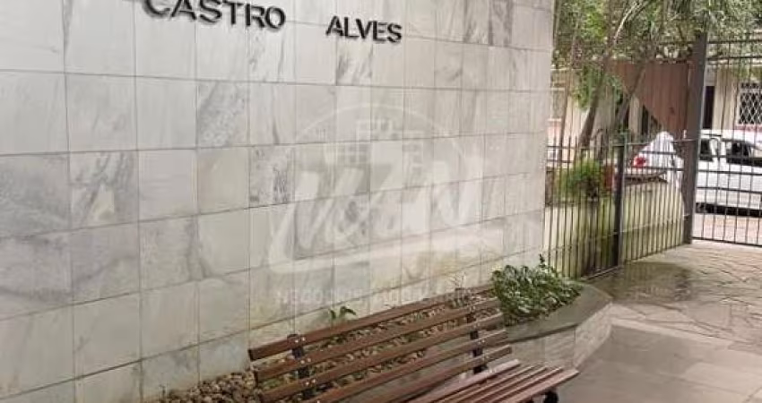 SALA COMERCIAL C/COBERTURA E TERRAÇO C/CHURRAQUEIRA EM ÓTIMA LOCALIZAÇÃO NA CASTRO ALVES ESQUINA C/FELIPE CAMARÃO, BANHEIRO E LAVABO, PRÉDIO C/PORTARIA E ELAVADOR - SALA PRONTA PARA SUA OCUPAÇÃO. 51.3
