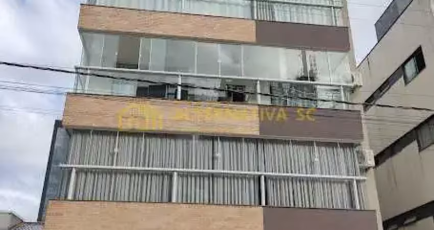 Apartamento mobiliado para locação anual com 02 quartos sendo 01 suíte em Itacolomi