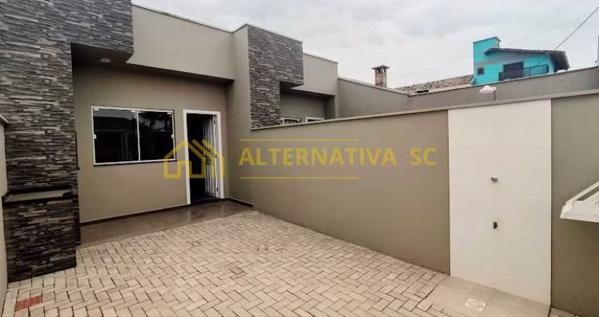 Casa para locação anual com 02 quartos em Itacolomi, Balneário Piçarras