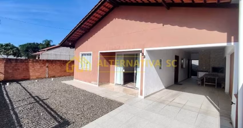 Casa para locação anual com 4 quartos sendo 1 suíte em Itacolomi, Balneário Piçarras