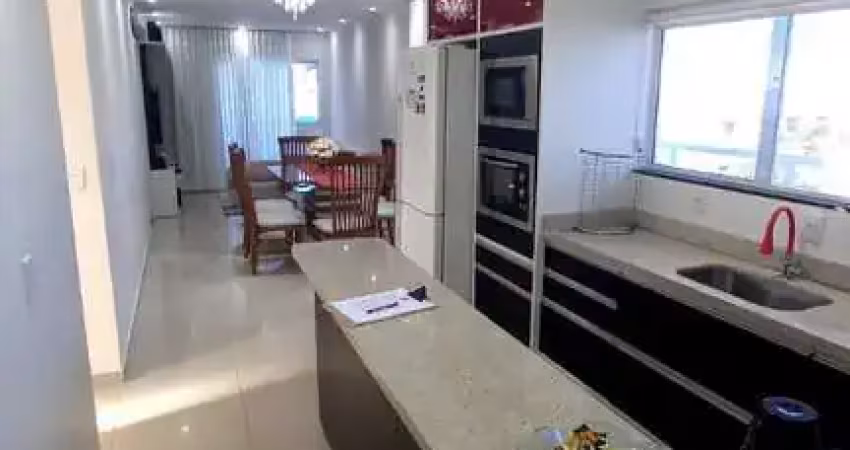 Cobertura mobiliada com 170m² á aproximadamente 600 metros da Praia dos Ingleses