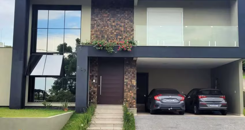 Casa alto padrão mobiliada com 294m² á aproximadamente 3,0 km da praia dos ingleses