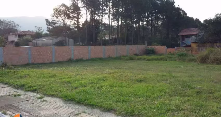 Terreno com 450m² e escritura pública á aproximadamente 5,7 km da praia dos ingleses.