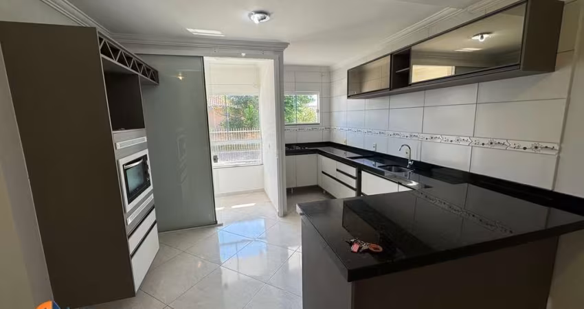 Apartamento Garden semi-mobiliado com 53m², aproximadamente 1,5km da Praia dos Ingleses, Florianópolis/SC.