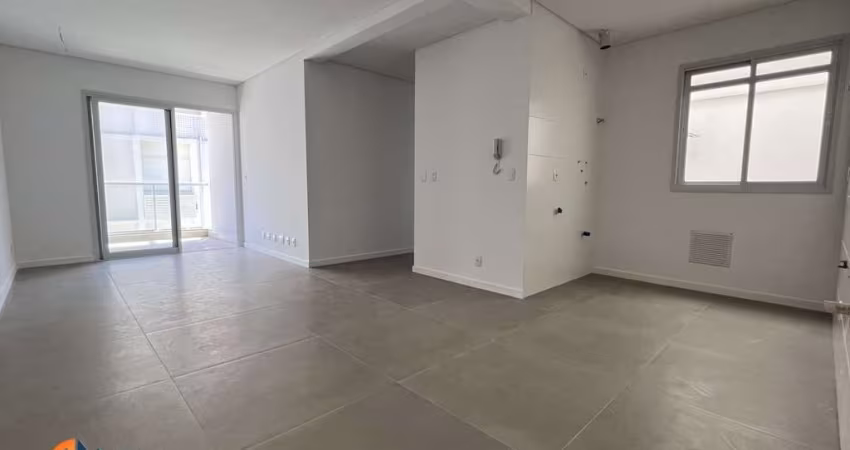 Apartamento de 2 dormitórios à 350 metros da Praia dos Ingleses