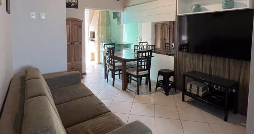 Apartamento Cobertura com 3 dormitórios à 400 metros da Praia dos Ingleses